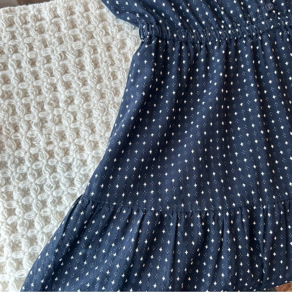 Madewell Dobby V-Neck Tiered Midi Dress - Picture 5 of 10